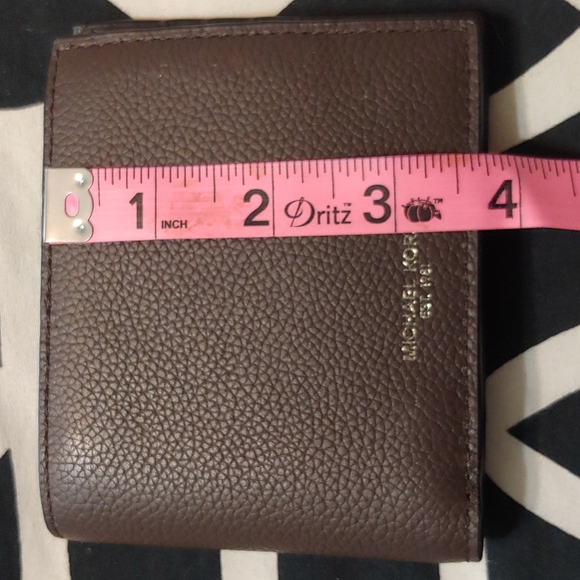 NWT Michael Kors Wallet - Picture 5 of 8